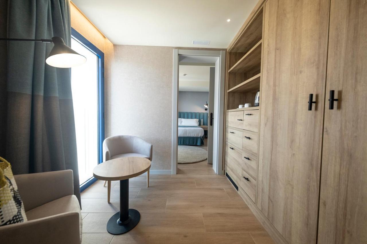 Hotel Voramar L' Escala エクステリア 写真