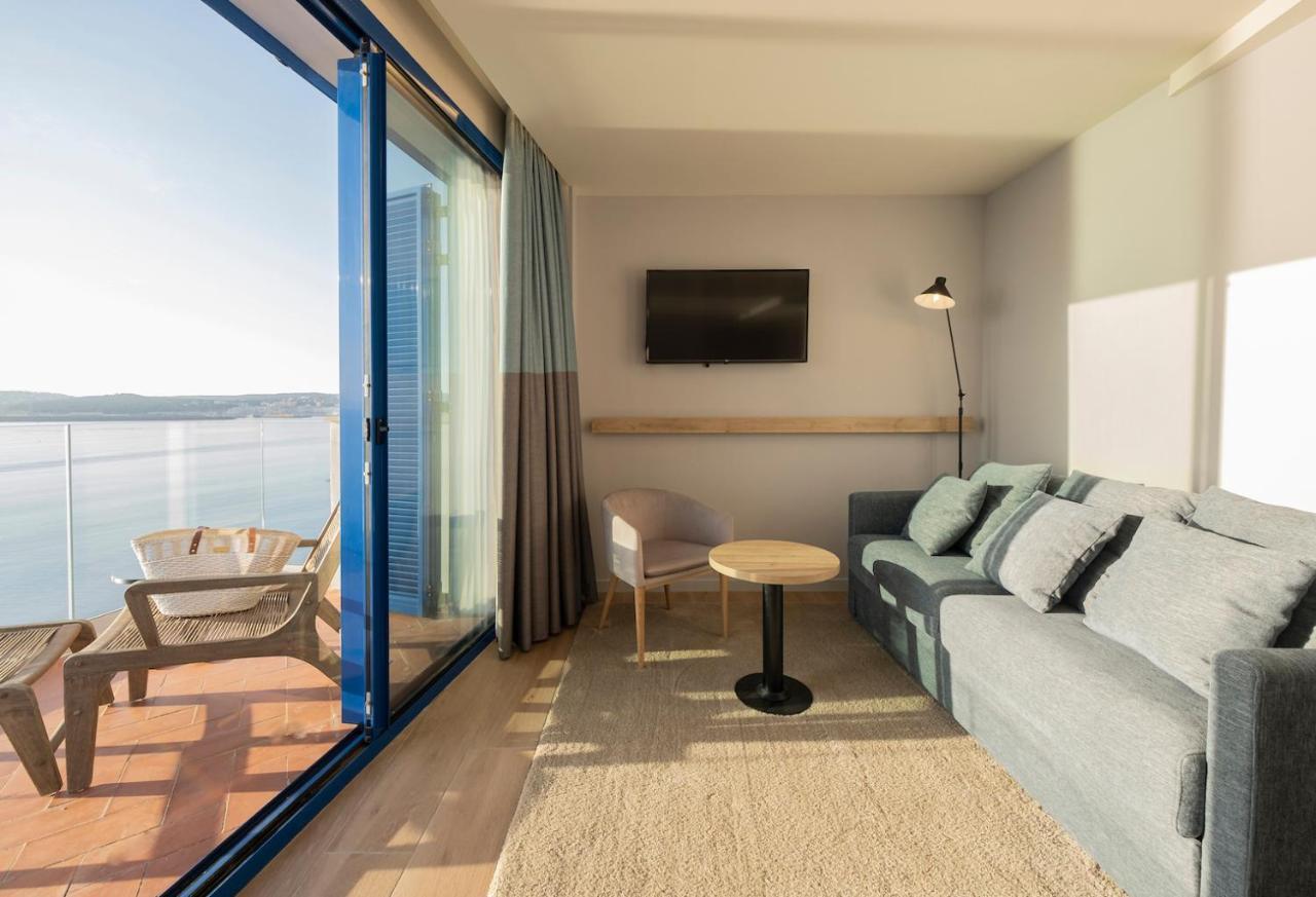 Hotel Voramar L' Escala エクステリア 写真