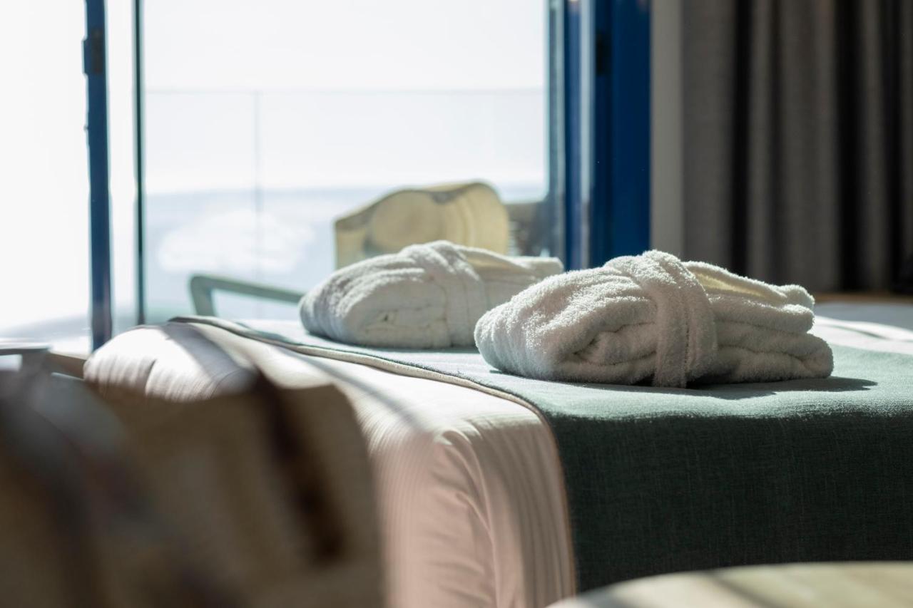 Hotel Voramar L' Escala エクステリア 写真