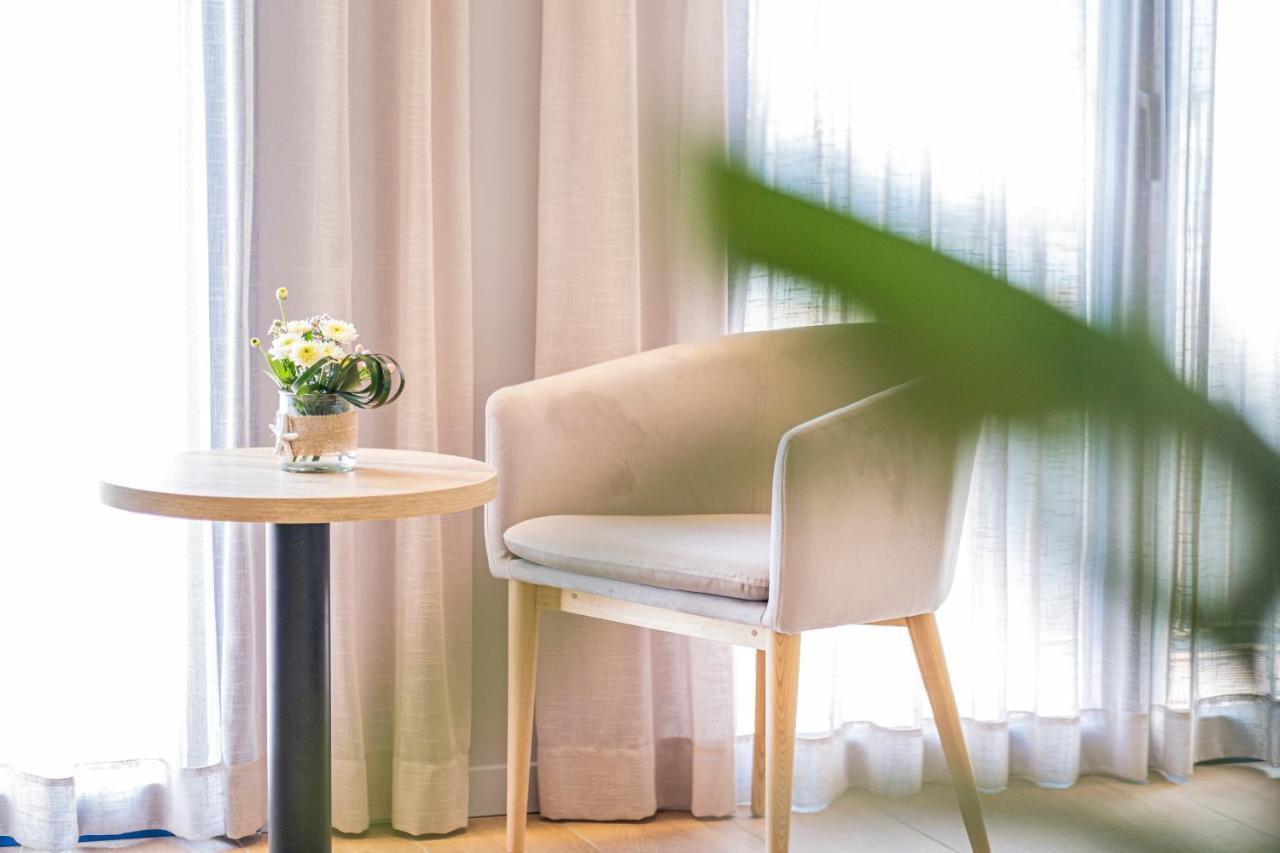 Hotel Voramar L' Escala エクステリア 写真