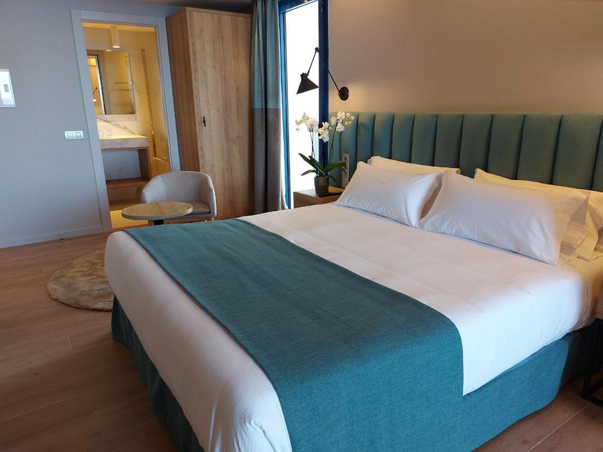 Hotel Voramar L' Escala エクステリア 写真