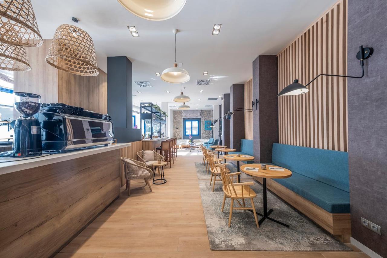 Hotel Voramar L' Escala エクステリア 写真